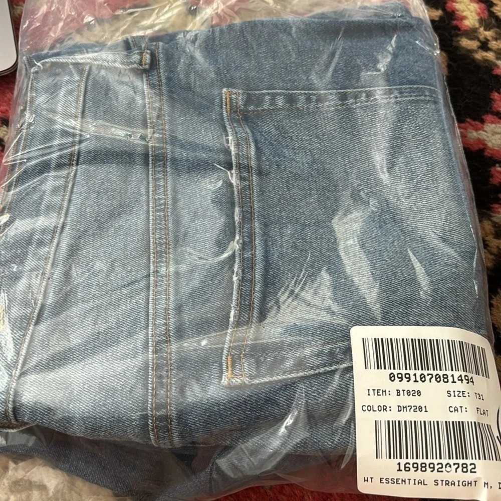 J Crew Essential straight jean in all-day stretch BT020